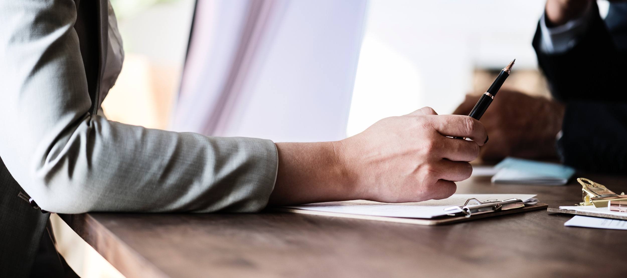 How to Win a House Negotiation: 9 Expert Tactics for Home Sellers
