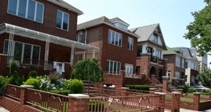 A house that can't sell because of neighbors.