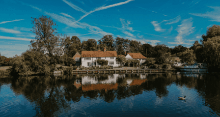 A house that uses advertising words to sell.