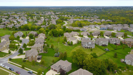 An image of a house purchased with a minimum credit score