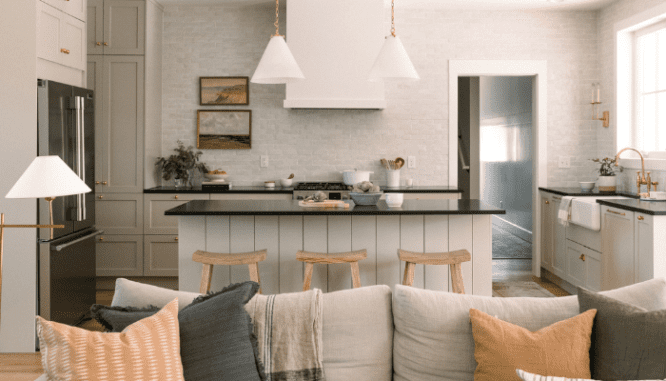 Add a lamp for ambiance for kitchen trends 2021
