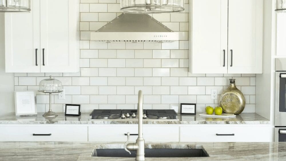An image of a kitchen