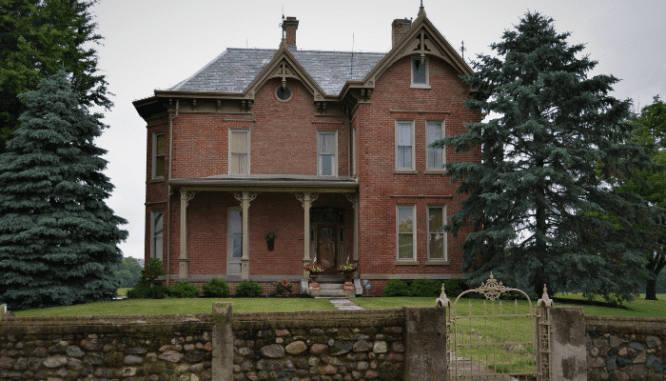 A house that could be a real-estate owned home.