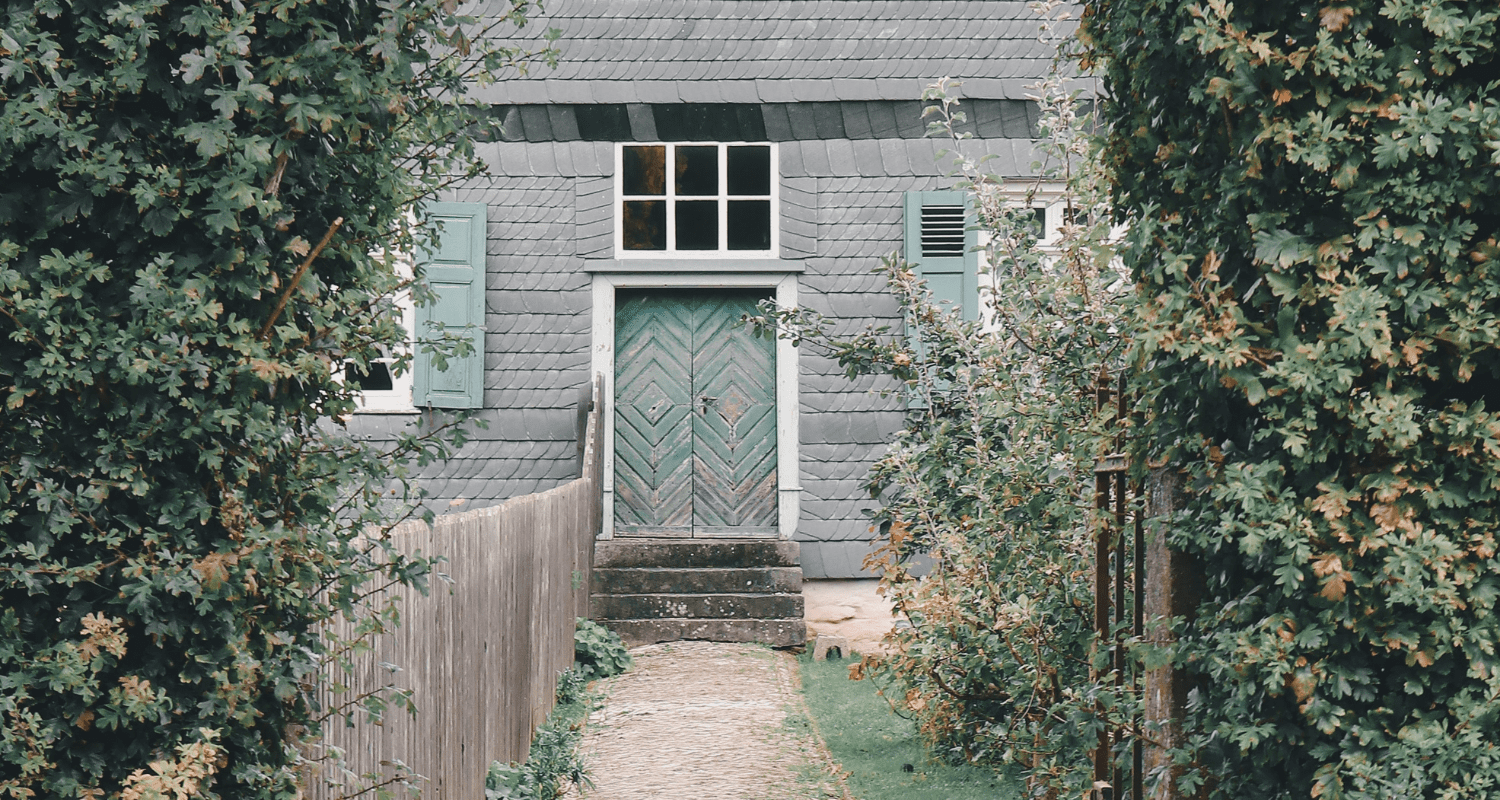 25 First Time Home Buyer Tips to Get Your Foot in The Door