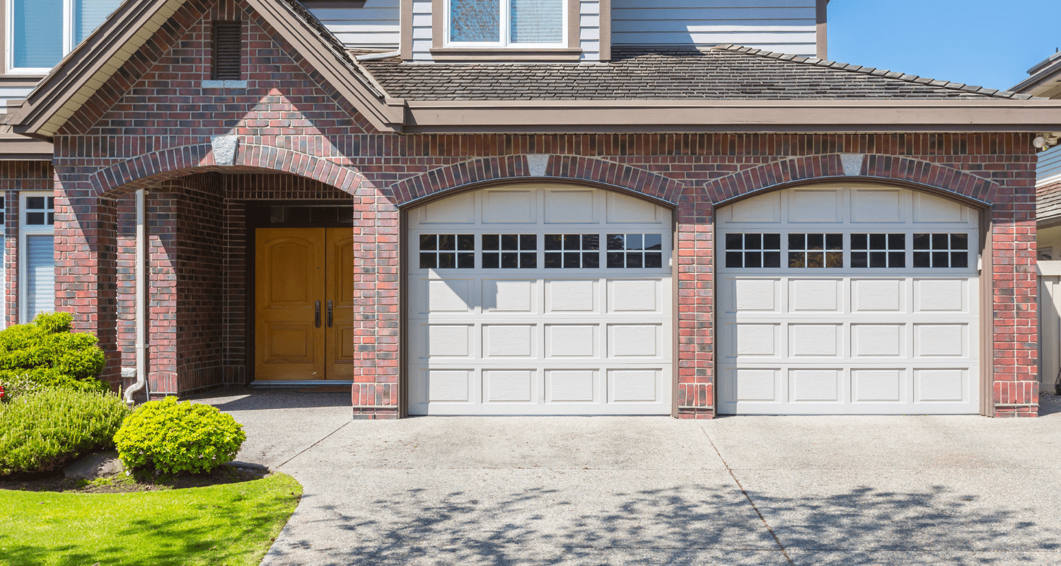 Update Your Garage Door to Sell Your Home (A High ROI Investment)