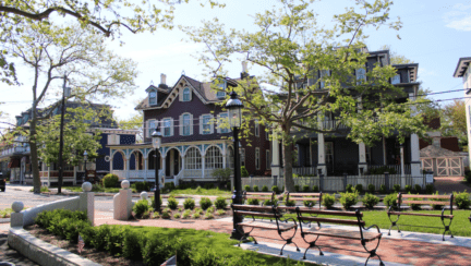 Houses located in neighborhood in New Jersey, where you can purchase a home with a bridge loan