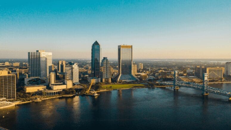 Skyline of Florida where you can find out the average time to sell a house