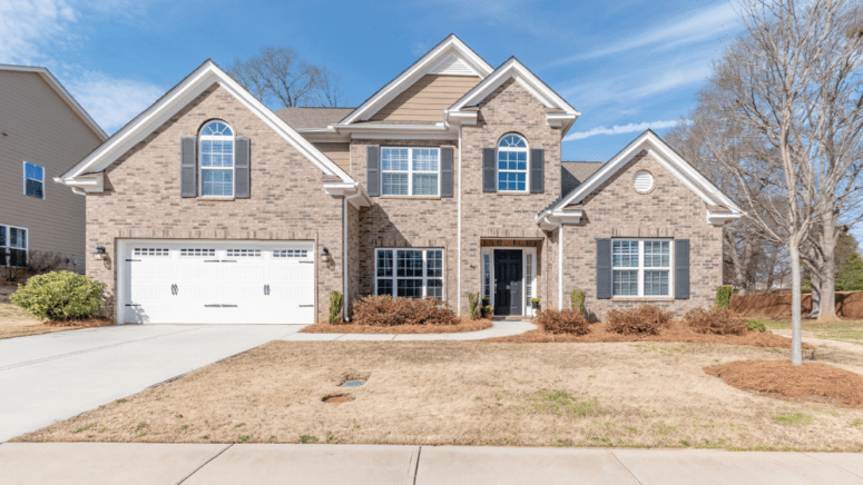 An image of a house from which the seller missed the closing date