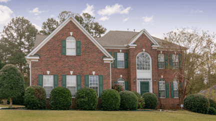 A house that can be sold to cash home buyers in Farmington.