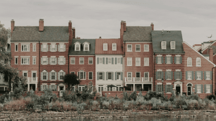 Williamsburg where home sellers have options to sell their house fast
