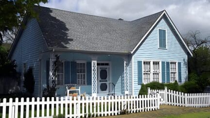 A home that an owner might sell to cash home buyers in Cuyahoga Falls