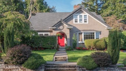 A photo of a house to represent the cost of selling a house in Oregon
