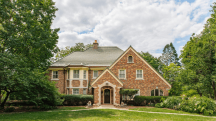 A house that an owner might sell to we buy houses companies in Youngstown, Ohio