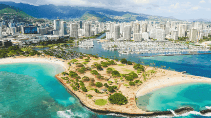 Aerial shot of Honolulu, where home sellers can choose to work with a we buy houses company