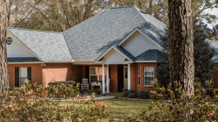 A house whose owner might sell to we buy houses companies in Murrells Inlet SC