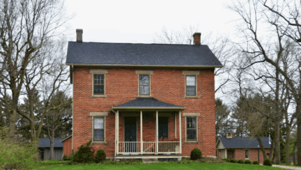 A house whose owner wants to sell for cash in West Allis