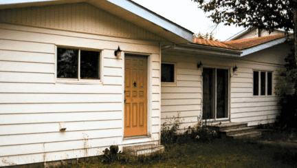 A house whose owner wants to sell for cash in Palm Harbor, FL