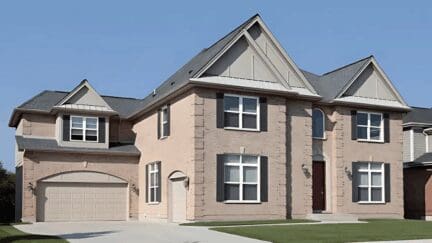 A house whose owner might sell to we buy houses companies in Edison