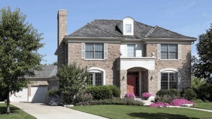 A house whose owner might sell to we buy houses companies in Blue Springs