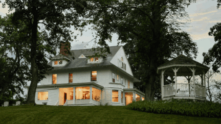 A home in Bloomington, where home sellers can choose to sell for cash