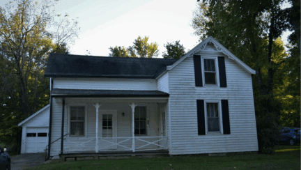 A house that an owner might sell for cash in Mobile