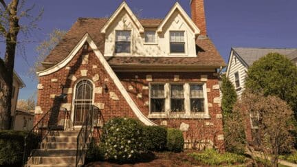 An image of a house in Chester, where home sellers can choose to sell for cash