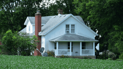A house whose owner wants to sell their house fast for cash in Huntsville