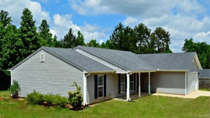 A house whose owner might sell to we buy houses in Deer Park, TX