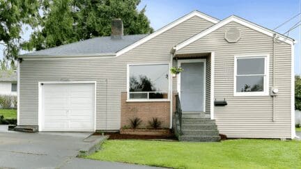 A house that an owner might sell to we buy houses in Eau Claire, WI