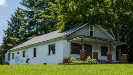 A home in Lombard where home sellers can choose to sell for cash