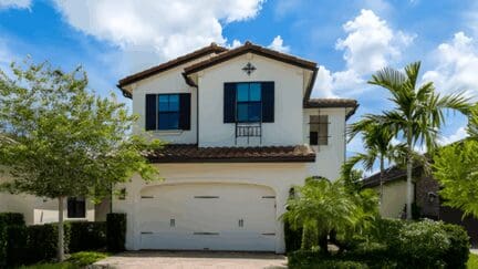 A house that can be sold to we buy houses companies in Mary Esther