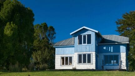 A home in Fort Smith, AR where home sellers can choose to sell for cash