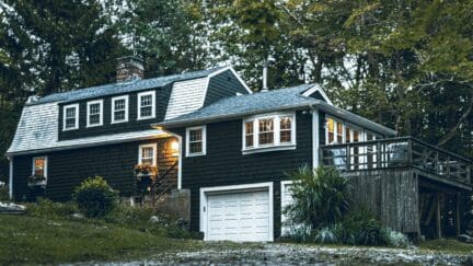 A house that can be sold to we buy houses companies in Navarre