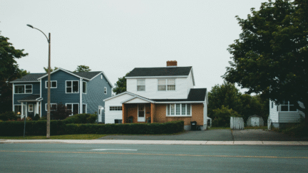 A neighborhood of houses that would be used in a property value estimate.