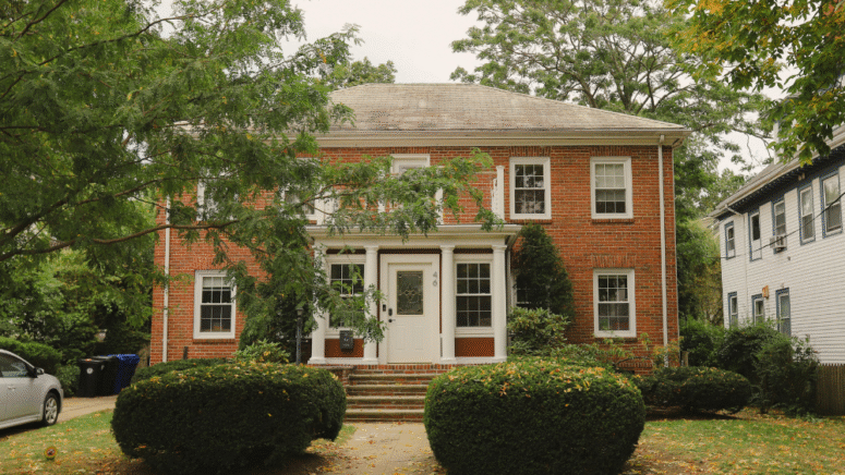 A house that can be sold to we buy houses companies in Kelso, Washington