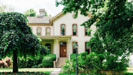 A house that can be sold to we buy houses companies in Lauderdale Lakes