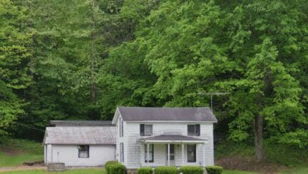 A house that an owner might sell for cash in Beaufort, SC