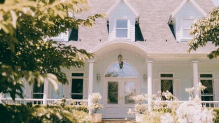 A house that can be sold to we buy houses companies in Snellville, GA