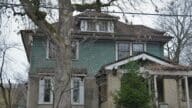 A house that an owner might sell for cash in Lake Dallas, TX
