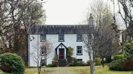 A house that an owner might sell for cash in Kendall