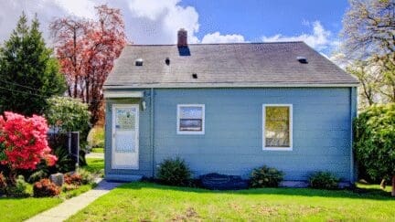 A house that an owner might sell for cash in Alamo