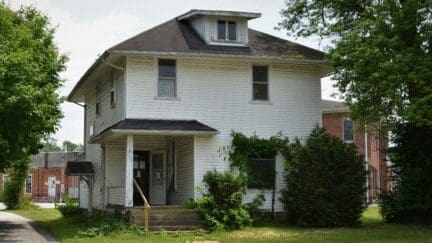 A house that an owner might sell for cash in Lansing
