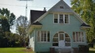 A house that an owner might sell for cash in Lenawee County MI