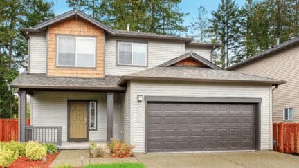 A house that an owner might sell in foreclosure in Washington