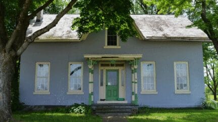 A house that an owner might sell for cash in Edinburg