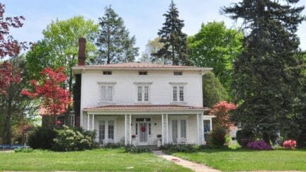 A house that an owner might sell for cash in Iowa