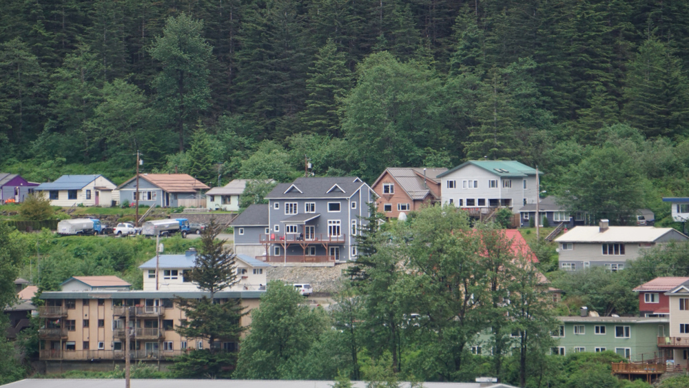 Bridge Loan in Alaska: How to Unlock Home Equity to Buy Before You Sell